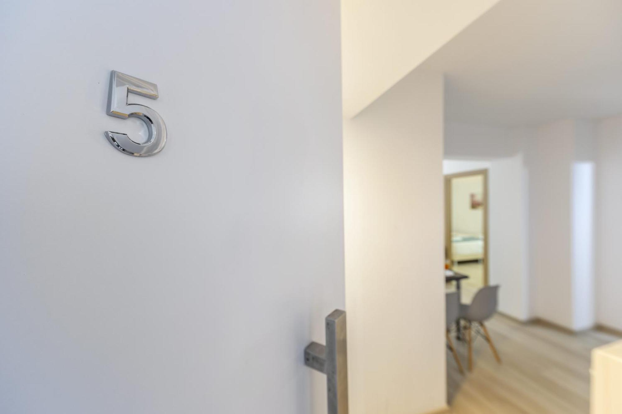 C-Premium Apts 100M From Beach And City Centre Ларнака Екстериор снимка