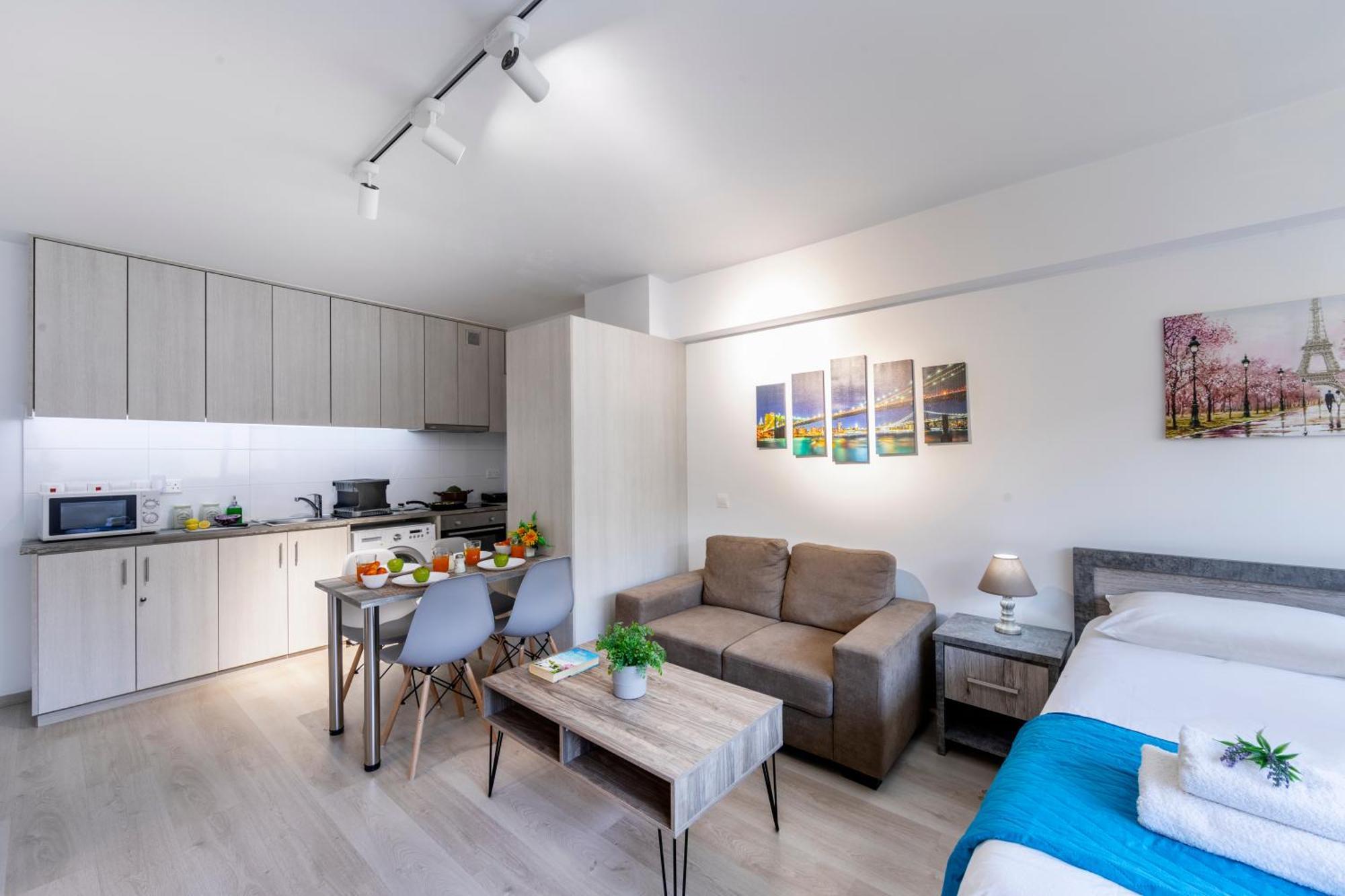 C-Premium Apts 100M From Beach And City Centre Ларнака Екстериор снимка