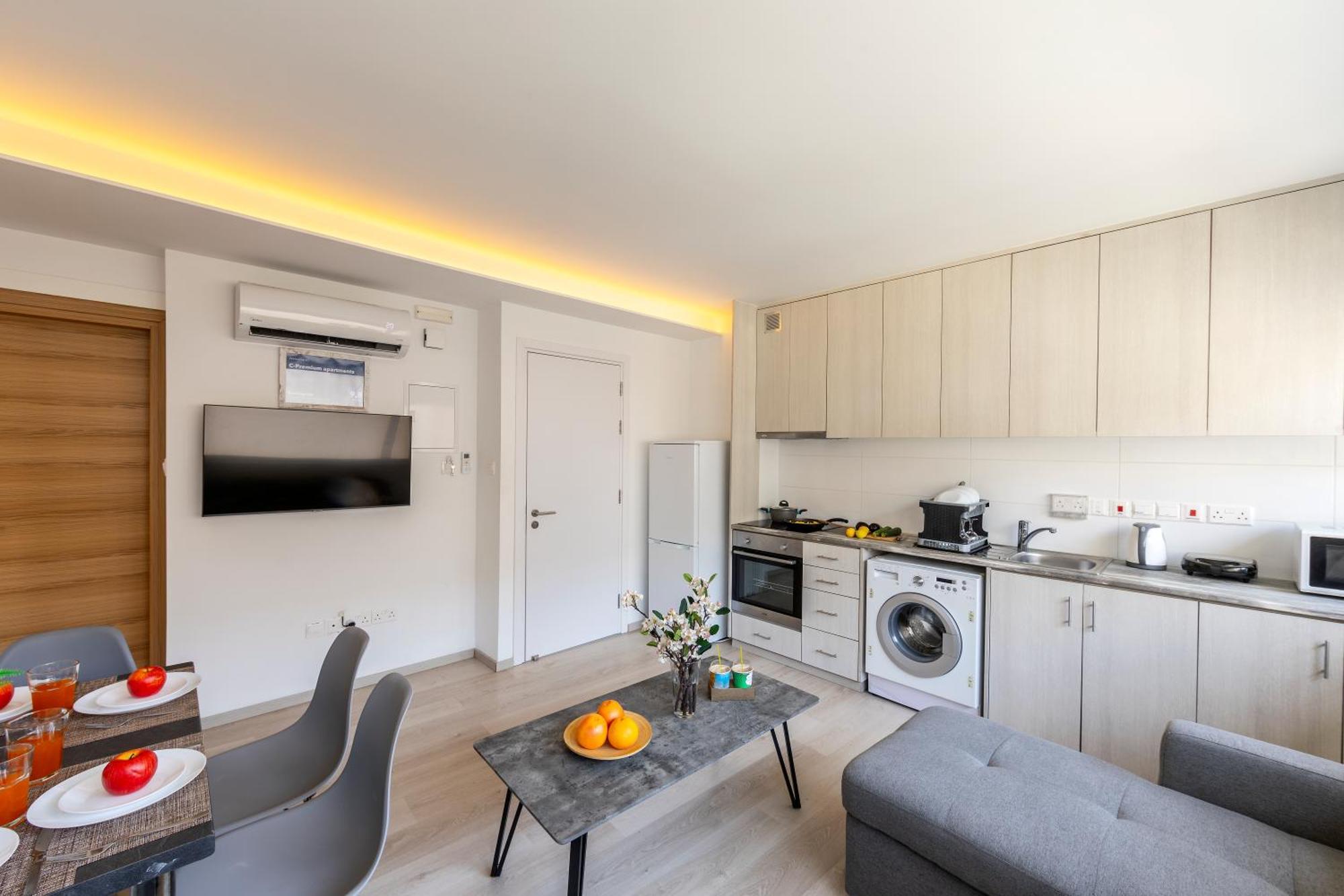 C-Premium Apts 100M From Beach And City Centre Ларнака Екстериор снимка