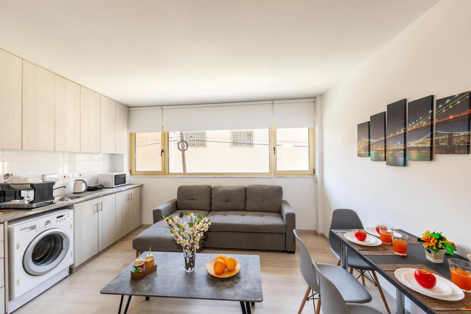 C-Premium Apts 100M From Beach And City Centre Ларнака Екстериор снимка