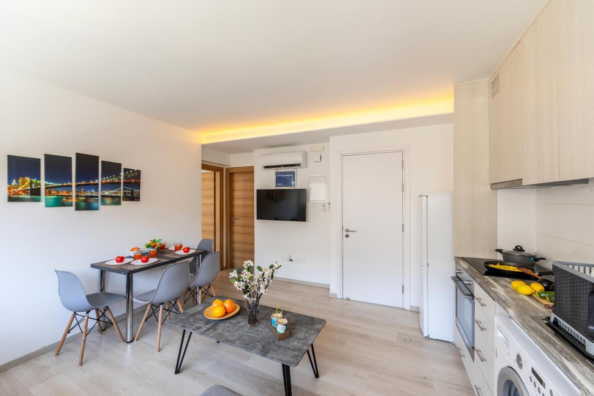 C-Premium Apts 100M From Beach And City Centre Ларнака Екстериор снимка