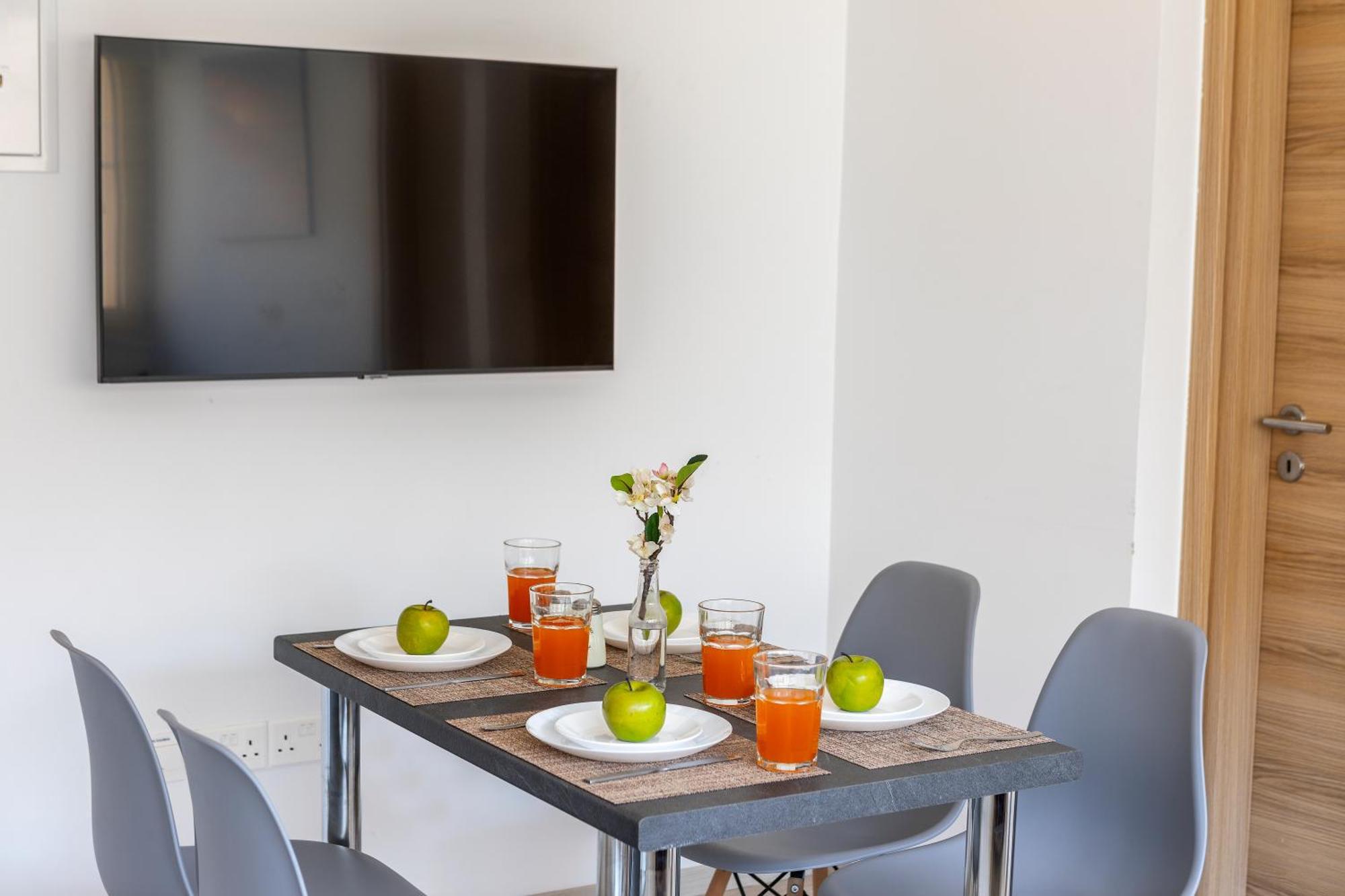 C-Premium Apts 100M From Beach And City Centre Ларнака Екстериор снимка